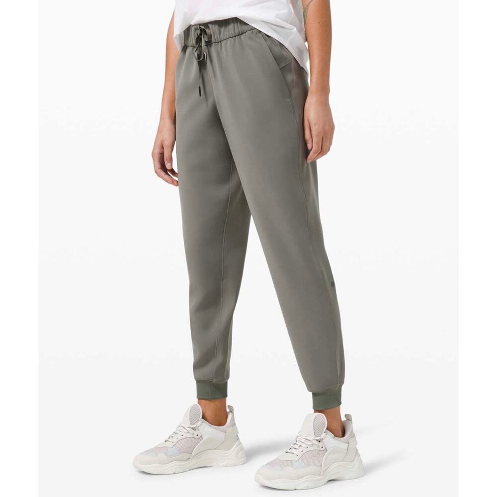 Lululemon Light Grey Sage Green On The Fly Jogger Pants Woven 28" Inseam M/L